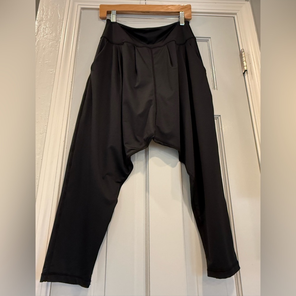 Lululemon Harlem black pant size 8